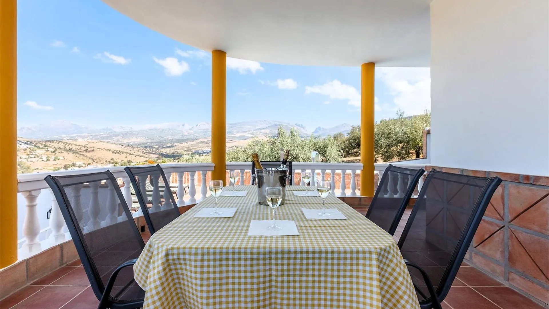 Casa Rural Villamayno Alcaucin