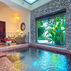 Casa Flores Con Piscina Interior Climatizada Alcaucín