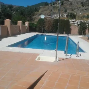 Precioso En Complejo Residencial. Alcaucín
